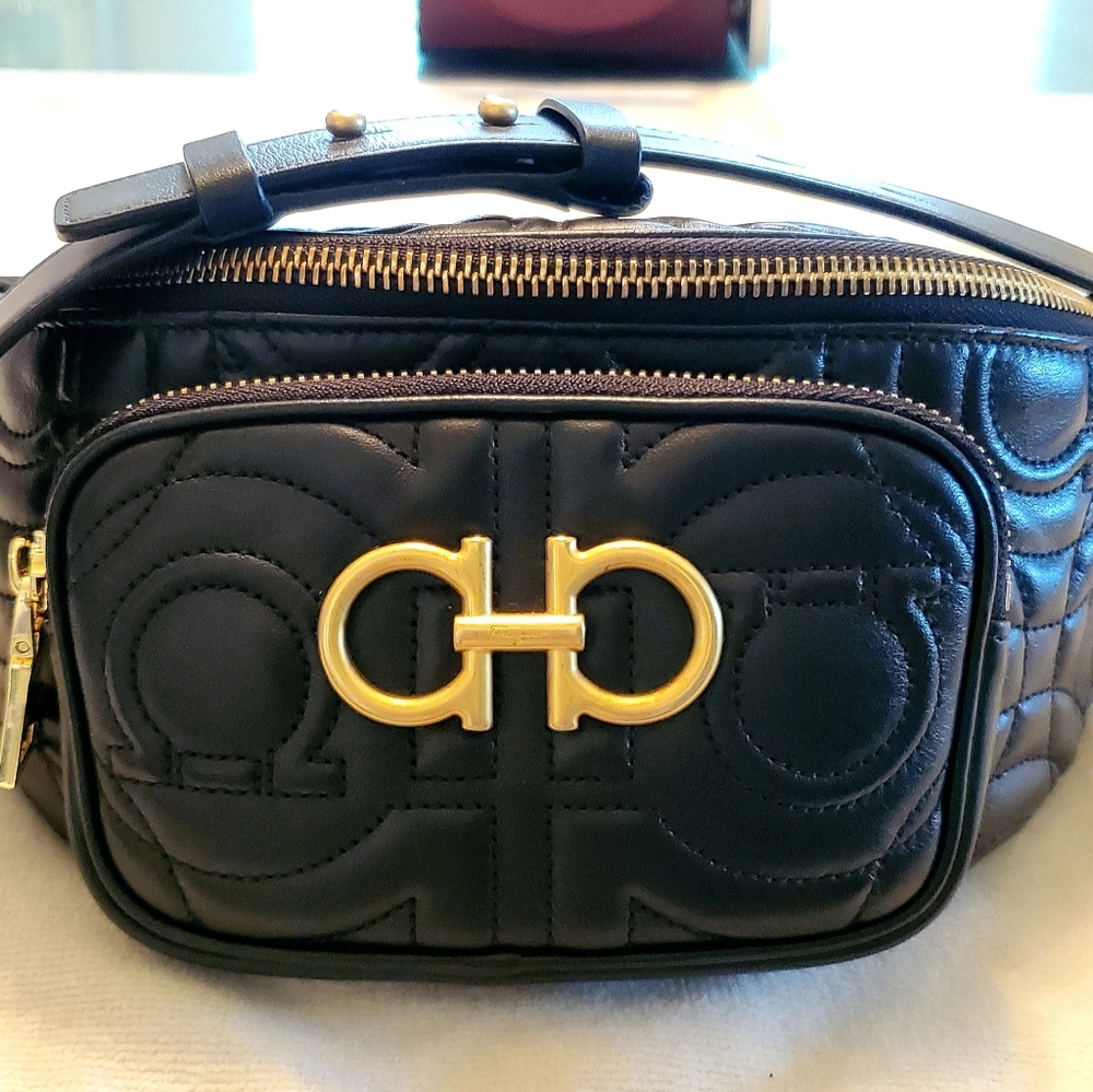 Ferragamo beltbag fannypack